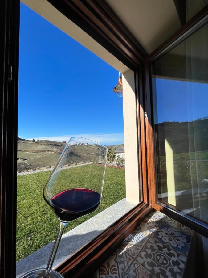Le Cornici - Cascina Di Charme Hotel Diano d'Alba Bagian luar foto