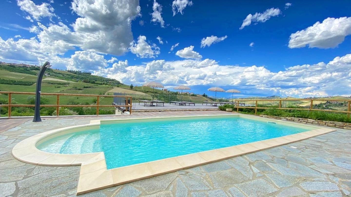 Le Cornici - Cascina Di Charme Hotel Diano d'Alba Bagian luar foto